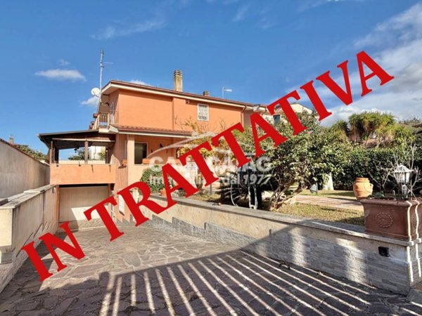 casa indipendente in vendita a Roma in zona Casal Palocco