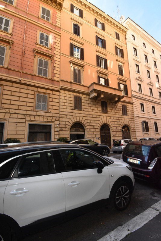 appartamento in vendita a Roma in zona Castro Pretorio