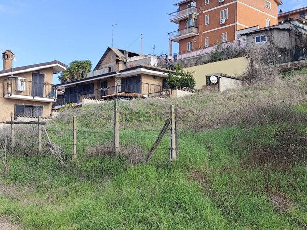 terreno edificabile in vendita a Roma in zona Lunghezza