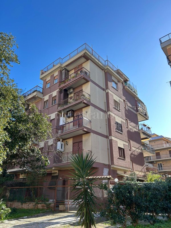 appartamento in vendita a Roma in zona Ostia