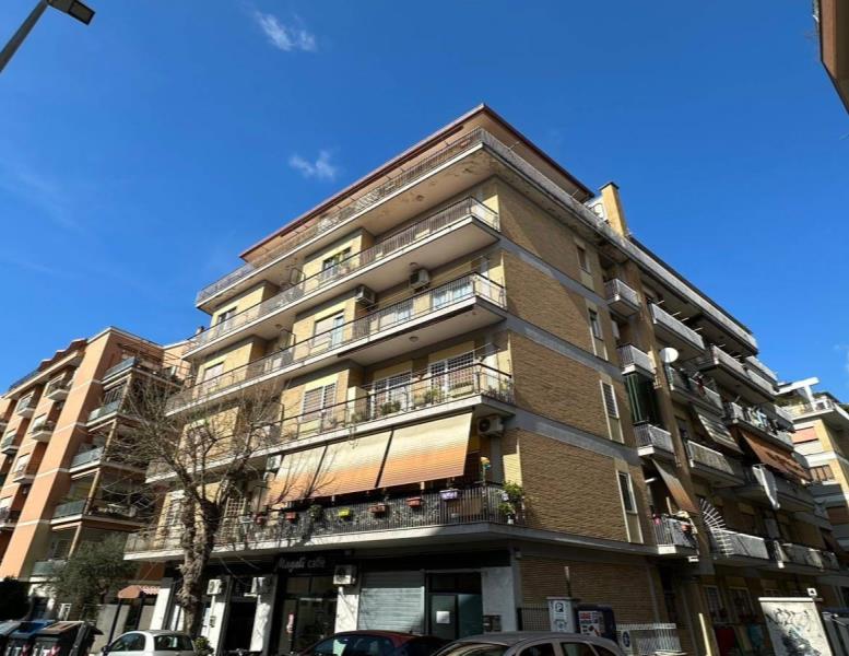 appartamento in vendita a Roma in zona Prenestino-Centocelle