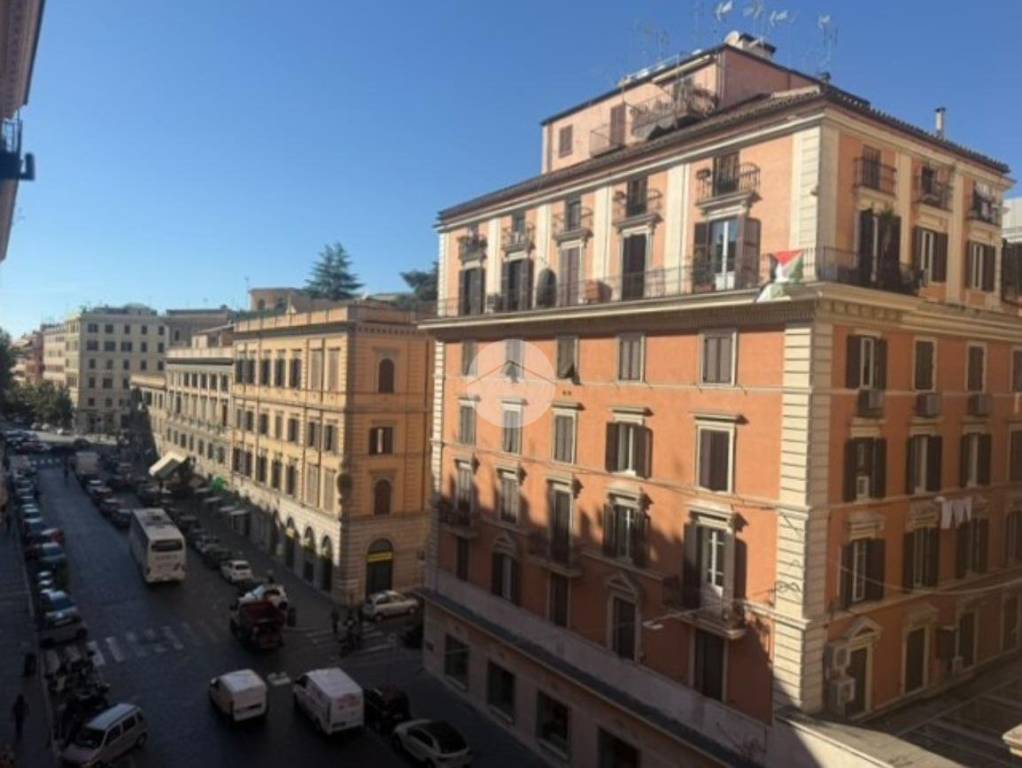 appartamento in vendita a Roma in zona Esquilino