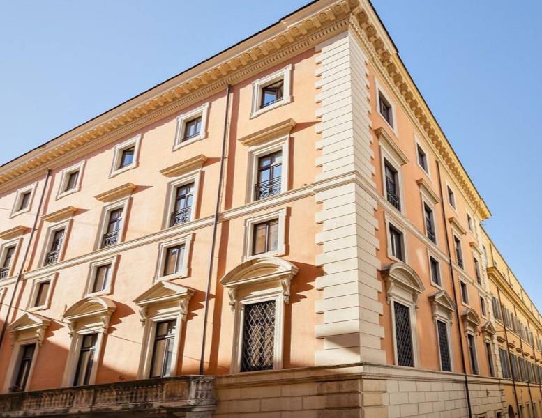 ufficio in vendita a Roma in zona Trevi-Colonna