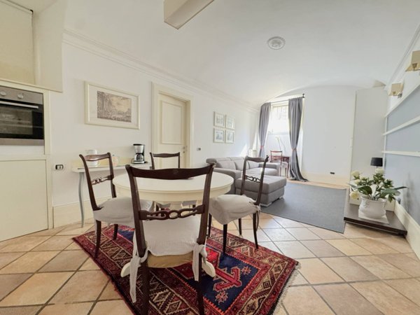 appartamento in vendita a Roma in zona Appio Latino