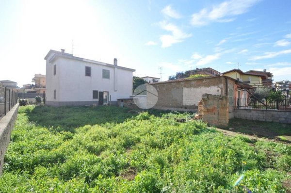 appartamento in vendita a Roma in zona Finocchio