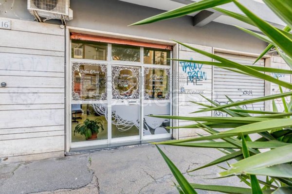 negozio in vendita a Roma in zona Ostia