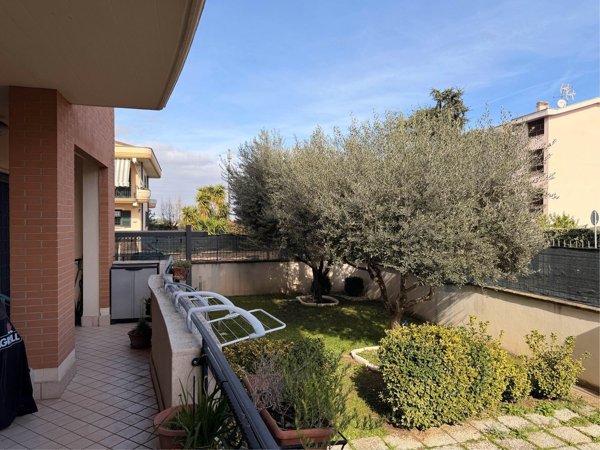 appartamento in vendita a Roma in zona Torre Gaia