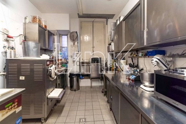 negozio in vendita a Roma in zona Trieste