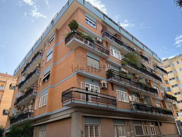 appartamento in vendita a Roma in zona Ardeatino