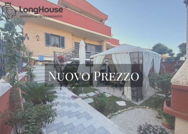 casa indipendente in vendita a Roma in zona Finocchio