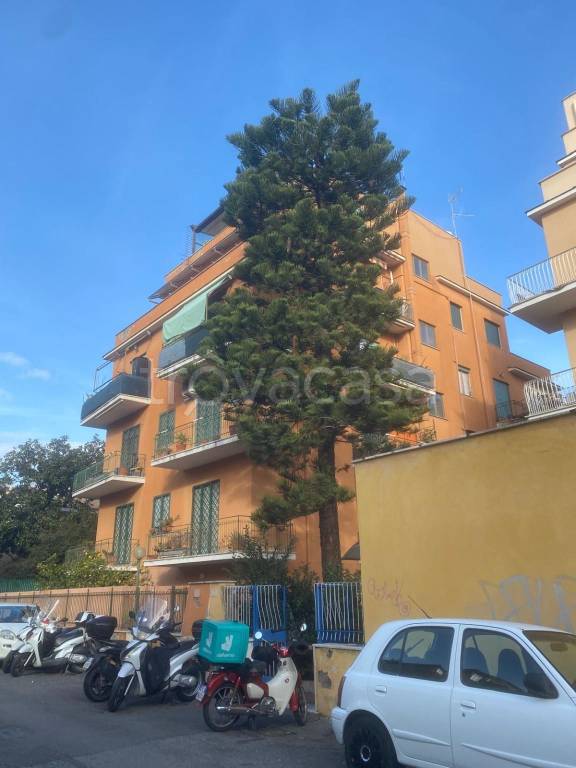 appartamento in vendita a Roma in zona Primavalle