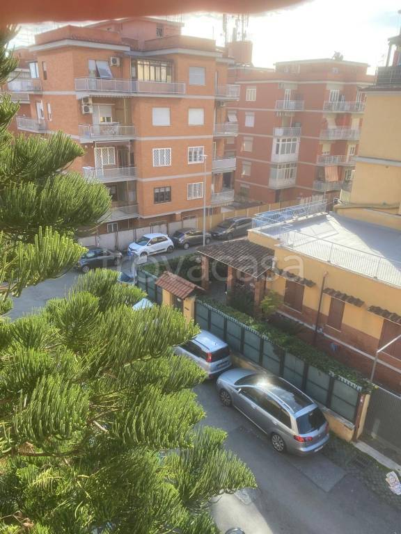 appartamento in vendita a Roma in zona Primavalle