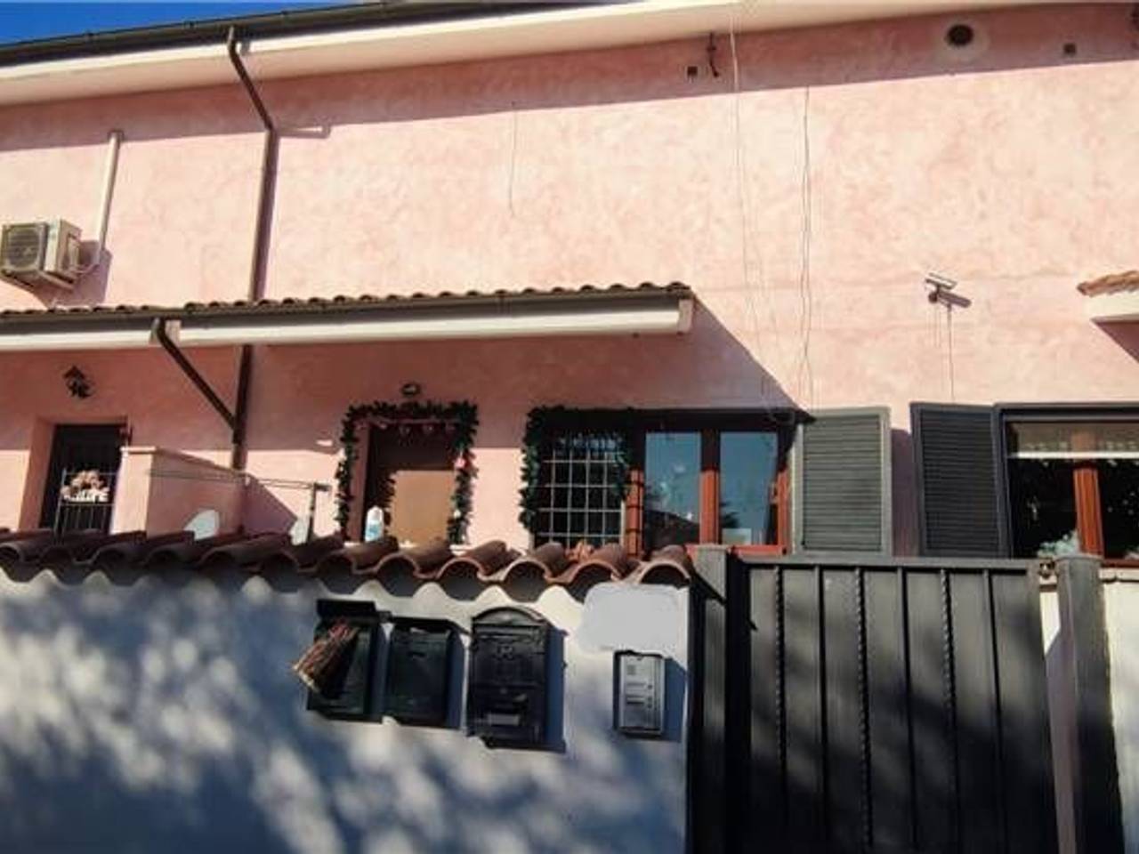casa indipendente in vendita a Roma in zona Acilia