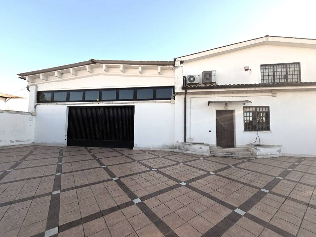 ufficio in vendita a Roma in zona Magliana Vecchia