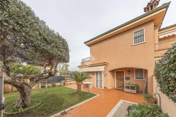 casa indipendente in vendita a Roma in zona Casal Morena