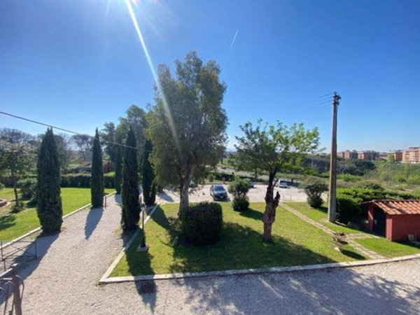 appartamento in vendita a Roma in zona Lunghezza