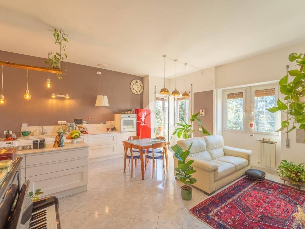 appartamento in vendita a Roma in zona Casal Morena