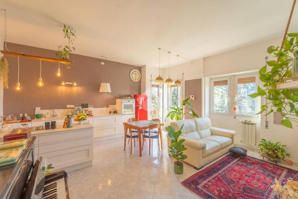 appartamento in vendita a Roma in zona Casal Morena