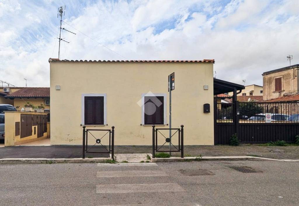 appartamento in vendita a Roma in zona Tuscolano