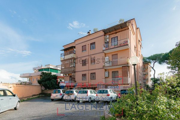 appartamento in vendita a Roma in zona Primavalle