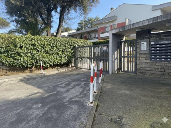 appartamento in vendita a Roma in zona Tor di Quinto