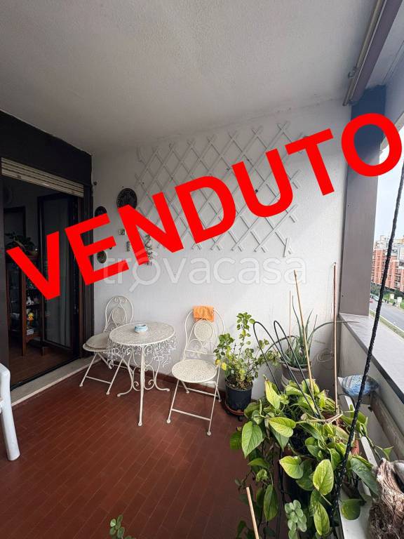 appartamento in vendita a Roma in zona Spinaceto