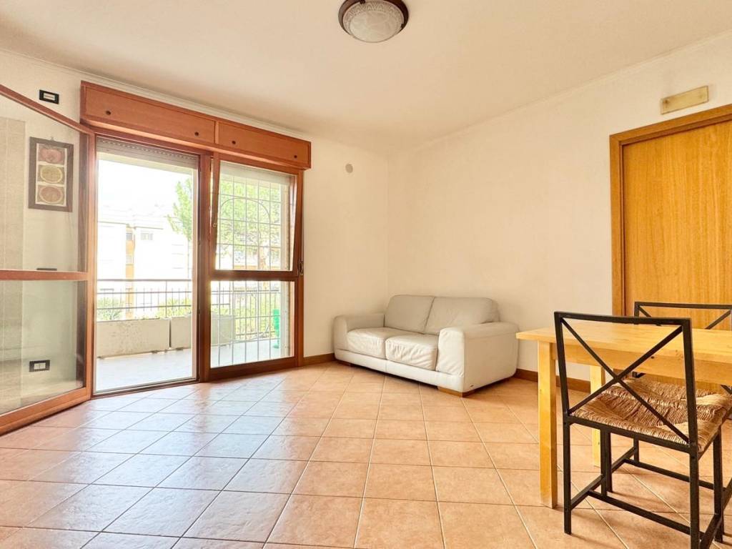 appartamento in vendita a Roma in zona Ponte di Nona