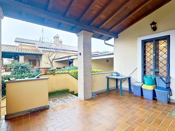 casa indipendente in vendita a Roma in zona Ostia Antica