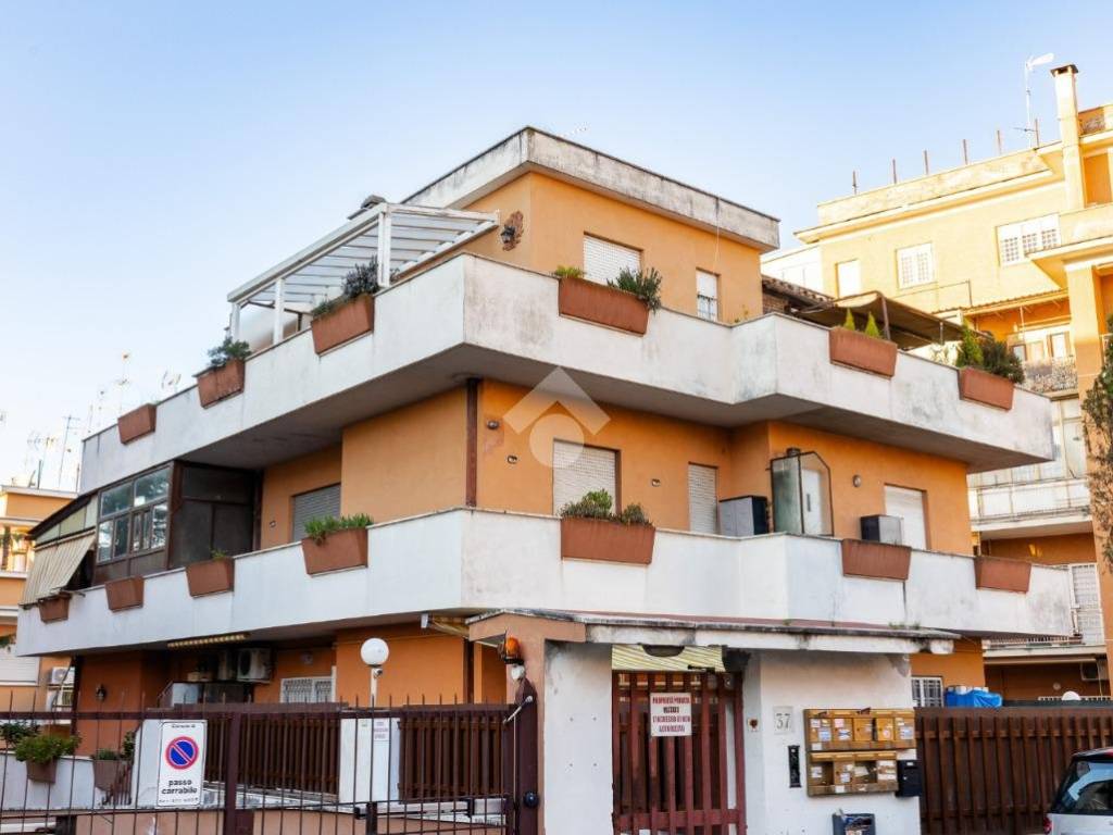 monolocale in vendita a Roma in zona Aurelio