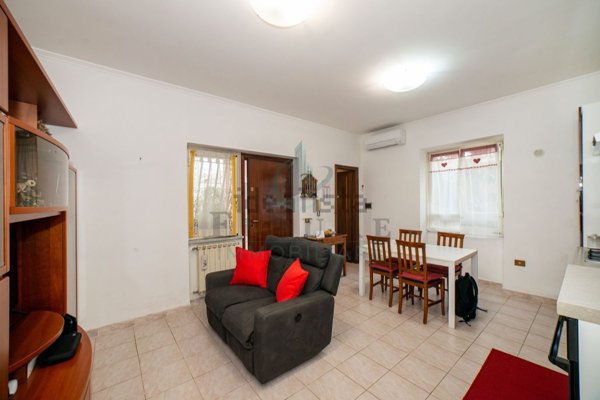 appartamento in vendita a Roma in zona Casal Monastero