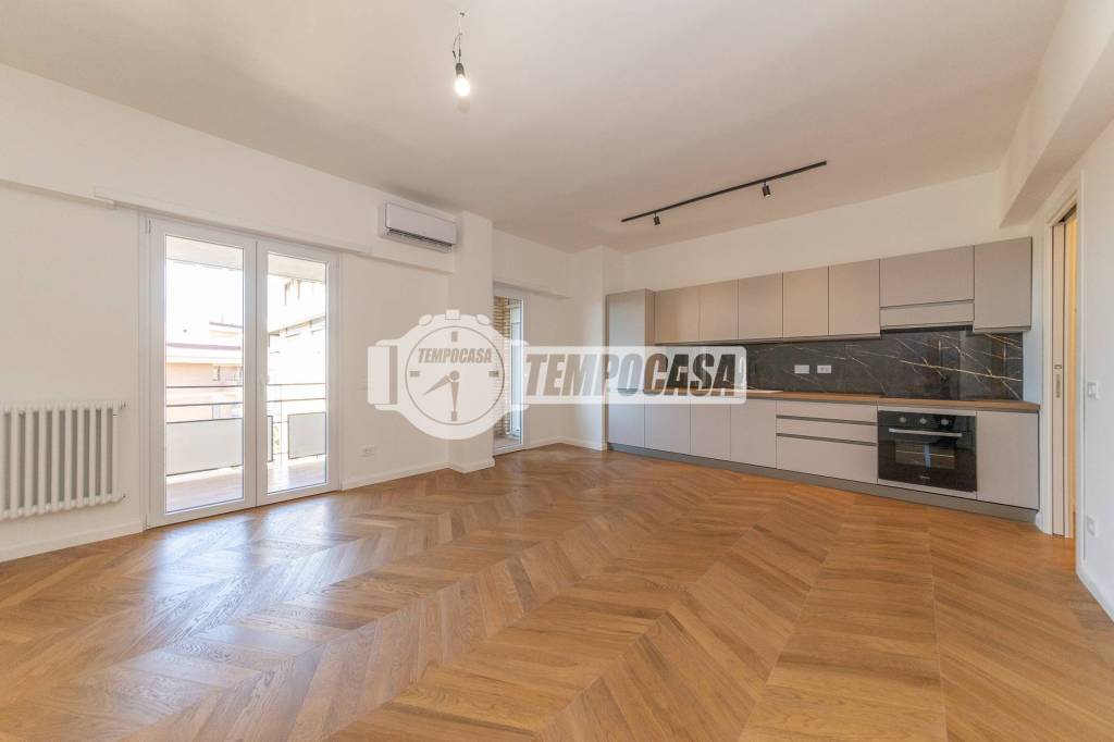 appartamento in vendita a Roma in zona Tuscolano