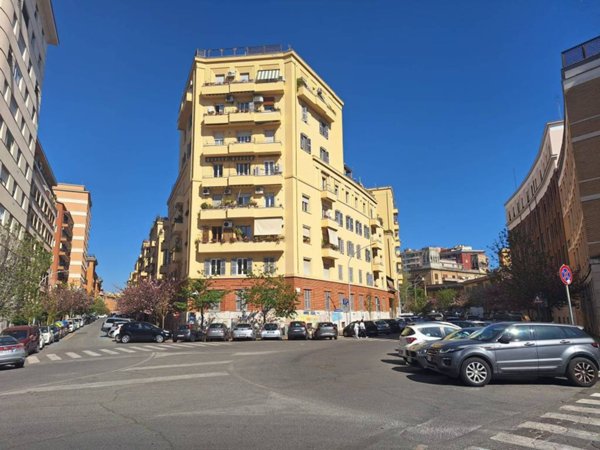 appartamento in vendita a Roma in zona Tuscolano