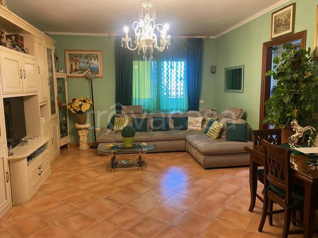 appartamento in vendita a Roma in zona Ostia