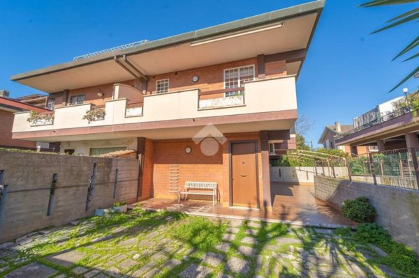 casa indipendente in vendita a Roma in zona Casal Morena