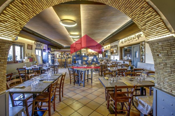 negozio in vendita a Roma in zona Ostia