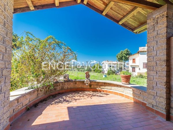 casa indipendente in vendita a Roma in zona Casal Morena