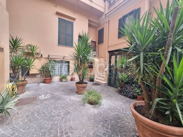 appartamento in vendita a Roma in zona Tuscolano