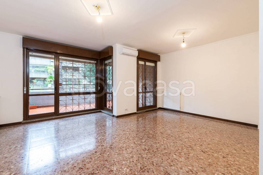 appartamento in vendita a Roma in zona EUR