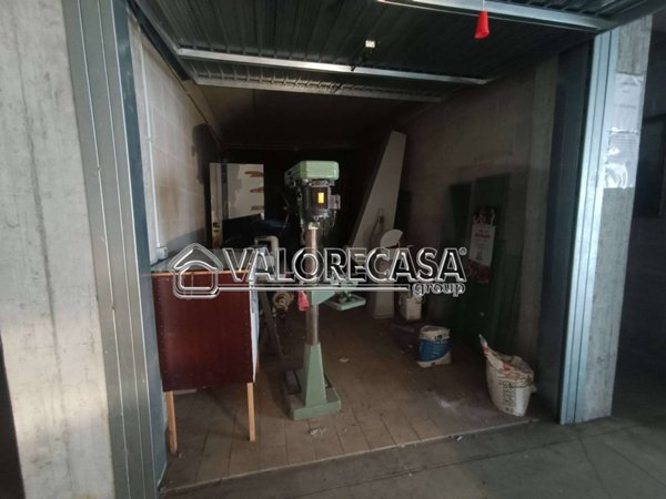 negozio in vendita a Roma in zona Finocchio