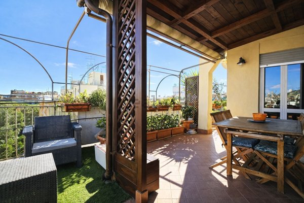 appartamento in vendita a Roma in zona Ostia