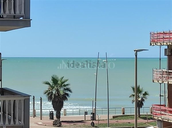 appartamento in vendita a Roma in zona Ostia