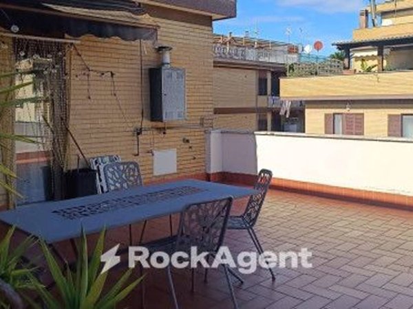 appartamento in vendita a Roma in zona Colle Prenestino