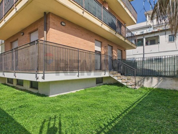 appartamento in vendita a Roma in zona Massimina/Casal Lumbroso