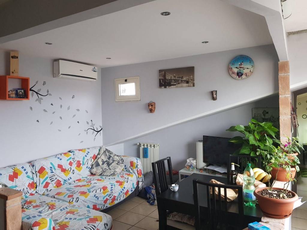 appartamento in vendita a Roma in zona Torre Angela