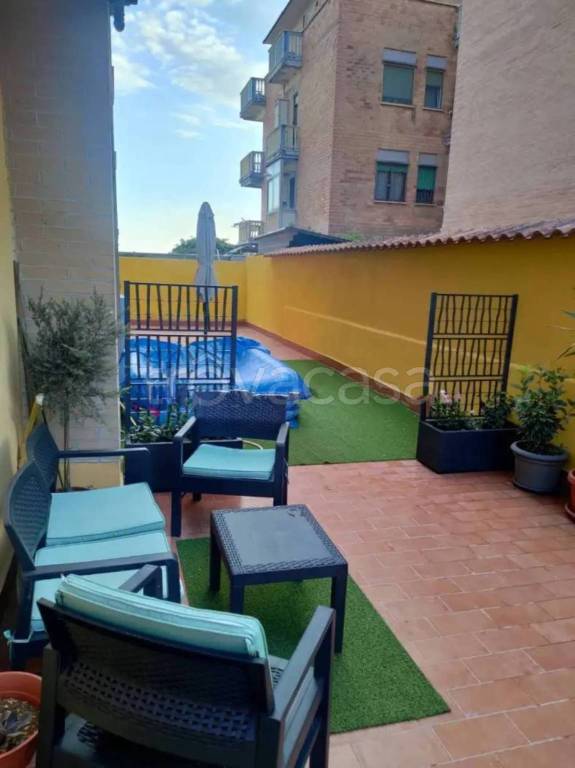 appartamento in vendita a Roma in zona Ostia Antica