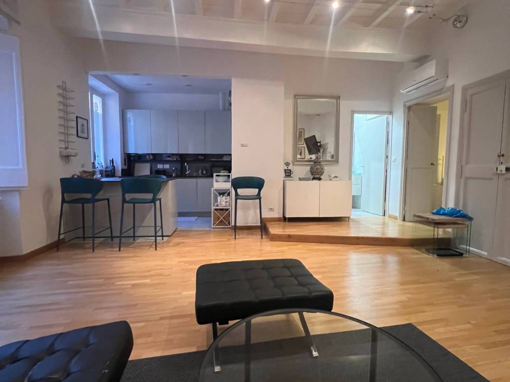 appartamento in vendita a Roma in zona Parione/Sant'Eustachio