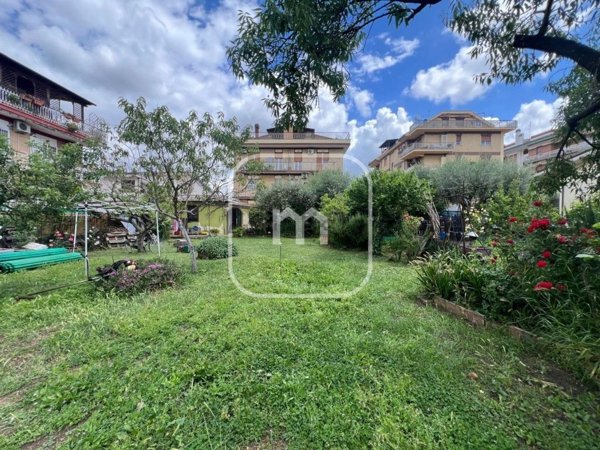 appartamento in vendita a Roma in zona Tor Bella Monaca