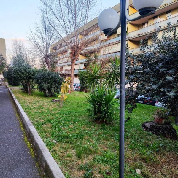 appartamento in vendita a Roma in zona Tor Bella Monaca