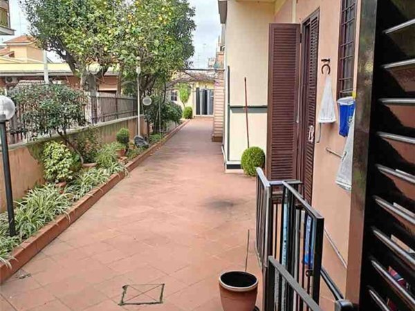 appartamento in vendita a Roma in zona Dragona/Bagnoletto