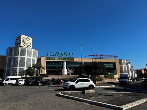 negozio in vendita a Roma in zona Giuliano Dalmata